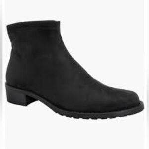 Women’s Rapasardi Ron White Grey Vegan Leather Booties Size 4.5 US!